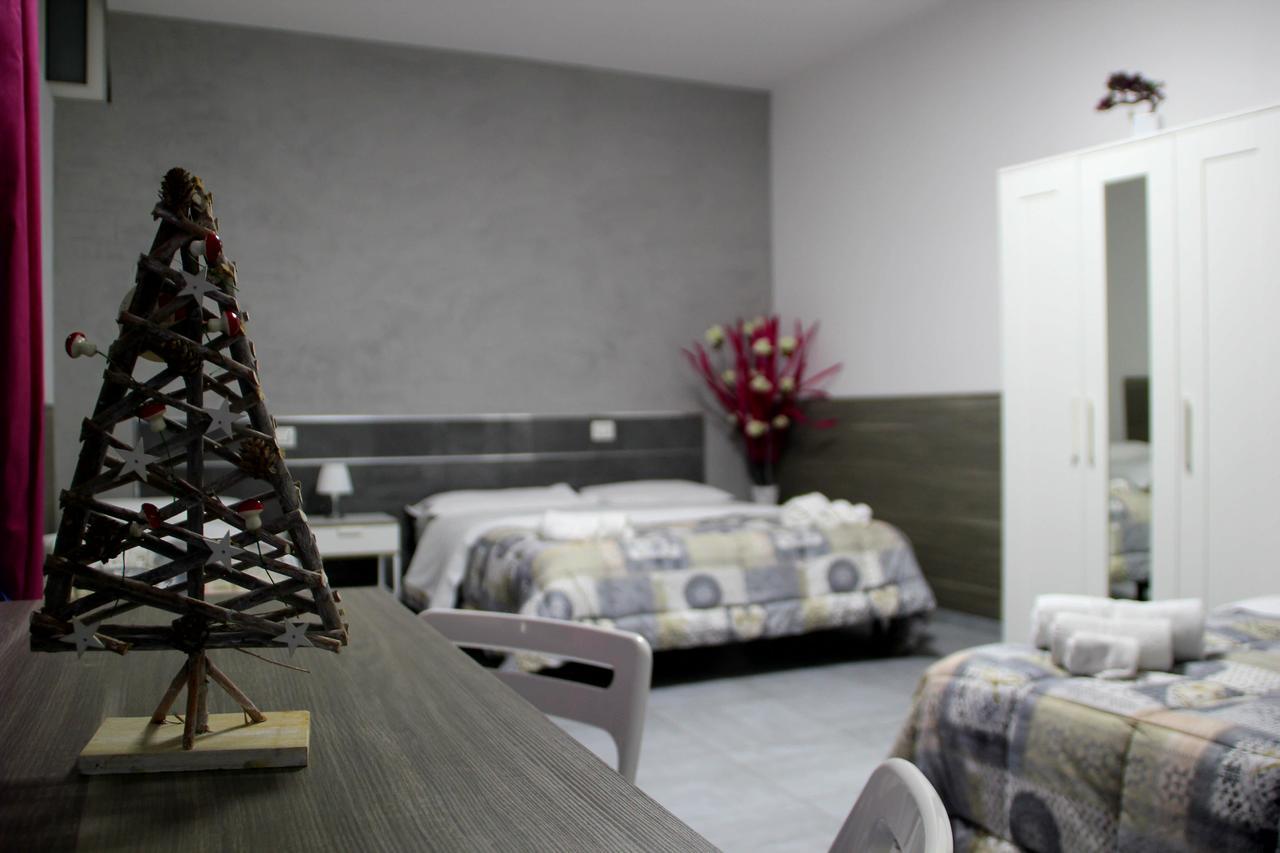 Bed and Breakfast Chiaia Relax Neapel Exterior foto