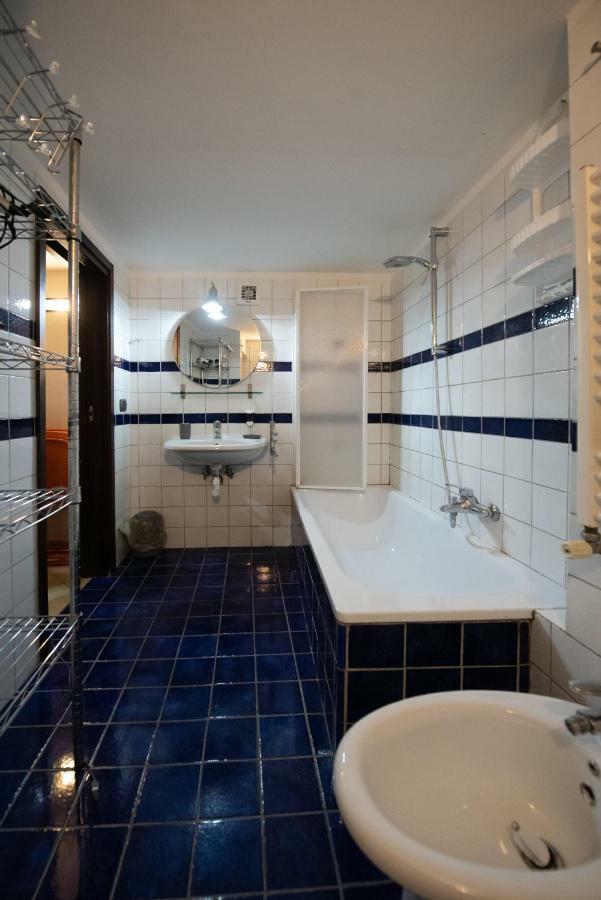 Bed and Breakfast Chiaia Relax Neapel Exterior foto