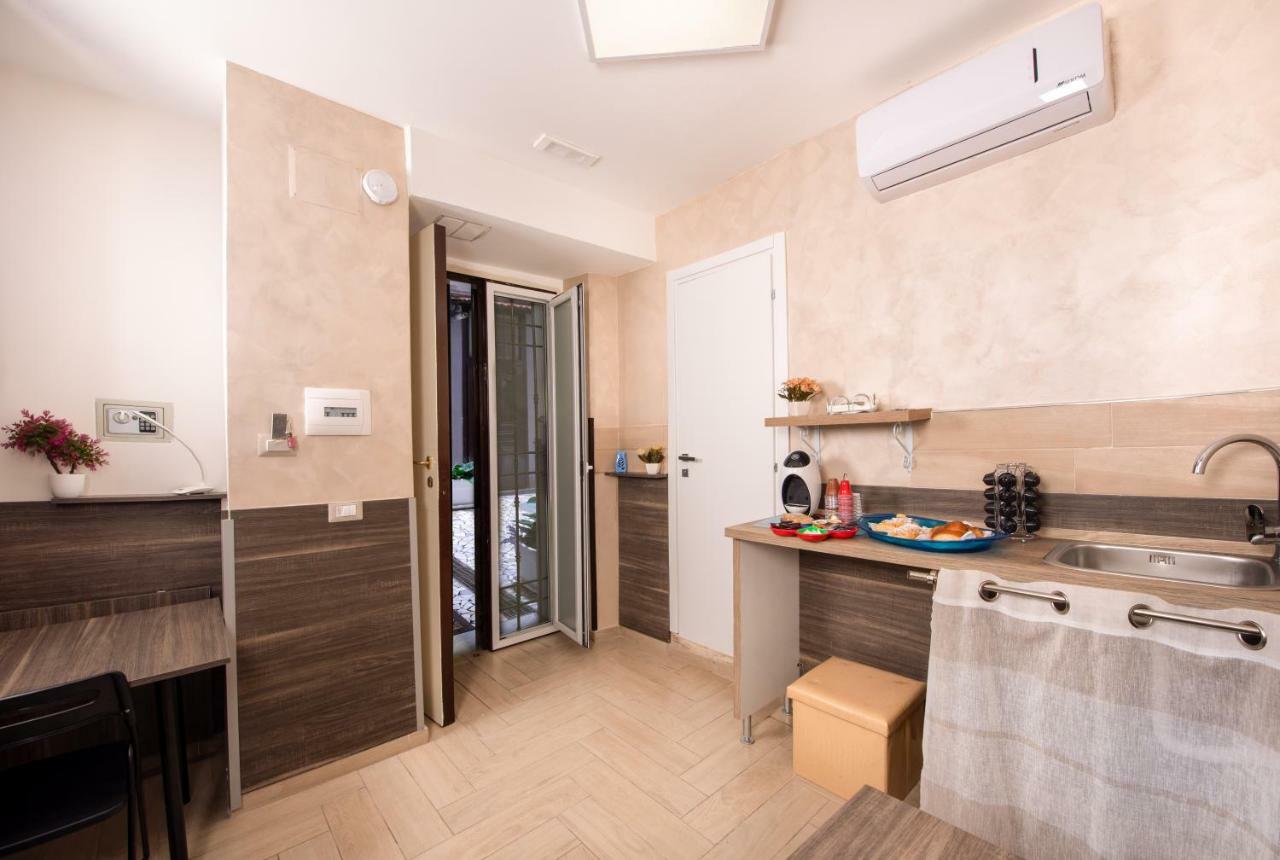Bed and Breakfast Chiaia Relax Neapel Exterior foto